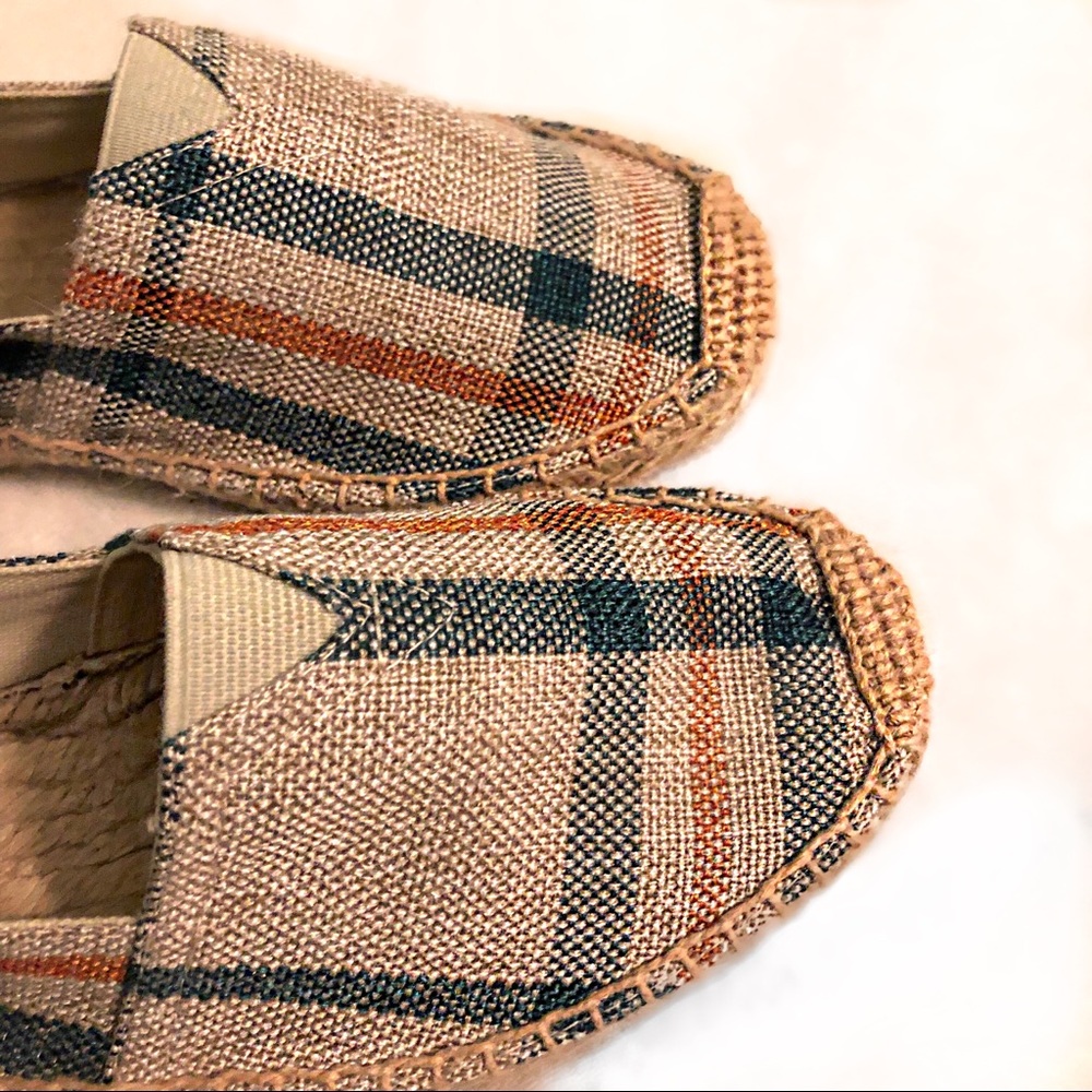 NWT Plaid Espadrilles Size 5
